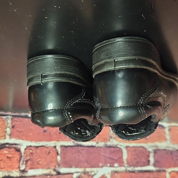 Black Leather Dress Shoes with Moccasin Toe - Picture 5 of 7